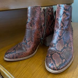 Madewell women’s snakeprint boots size 7